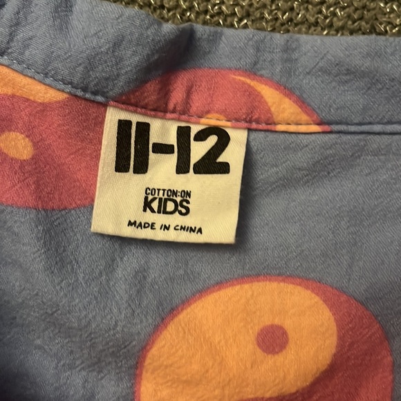 Cotton on Kids Ying/Yang Button Down 🌵11-12 - Picture 2 of 4